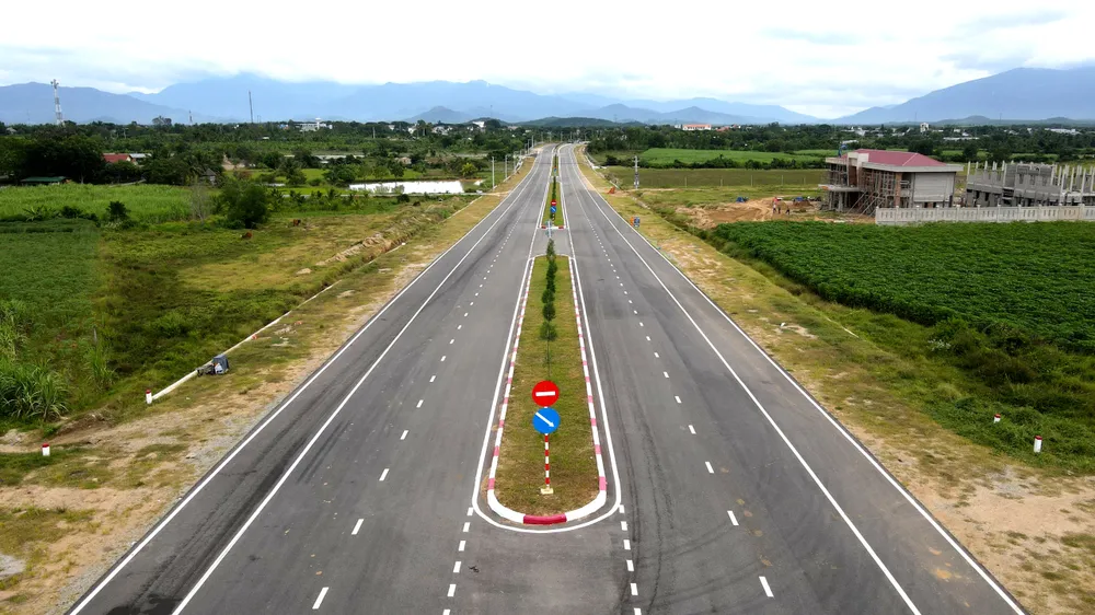 Hơn 22 km giai đoạn 1 đường nối Ninh Thuận - Lâm Đồng đã hoàn thành. Ảnh: H.H ninh thuận 1.jpg