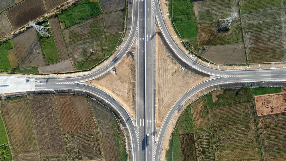 Một nút giao trên cao tốc Cam Lâm - Vĩnh Hảo. Ảnh: H.H cao tốc cam lâm - vĩnh hảo 5.jpg