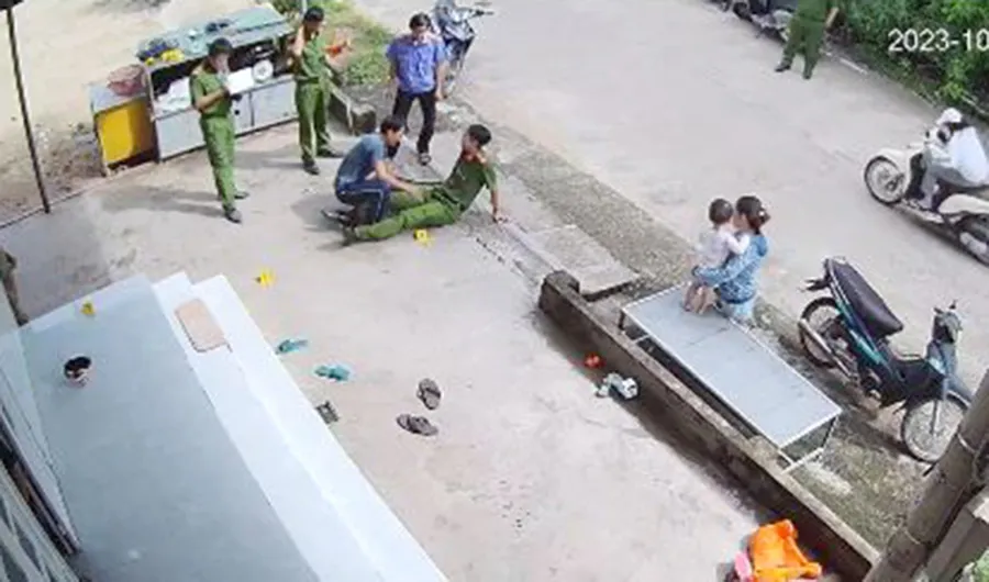 Công an dựng lại hiện trường vụ án vào năm 2023. Ảnh: NVCC hồ sơ bệnh án 1.jpg