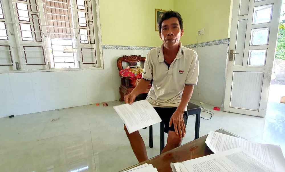Ông Nguyễn Công Thịnh trình bày lại vụ việc. Ảnh: H.H 1 vụ đánh nhau, ra 2 vụ án; vụ này tỉnh xử, vụ kia huyện làm