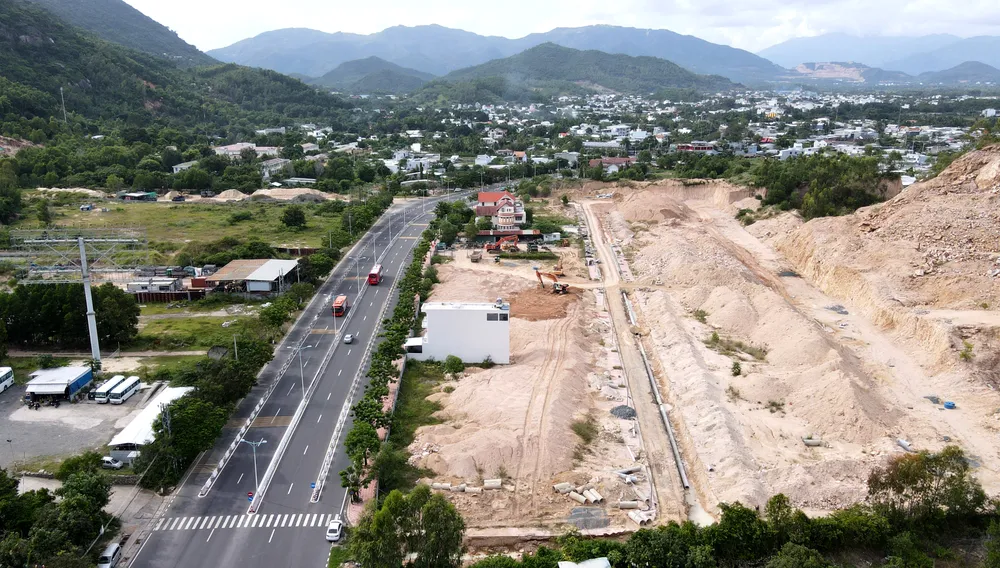 Dự án liên tục chậm tiến độ (ảnh chụp năm 2023). Ảnh: H.H phước đồng 3.jpg