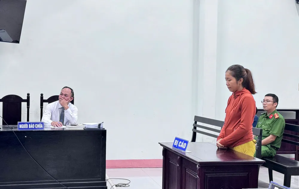 Tòa phúc thẩm tuyên xử bị cáo Ngân một năm tù, cho hưởng án treo. Ảnh: T.L hưởng án treo.jpg