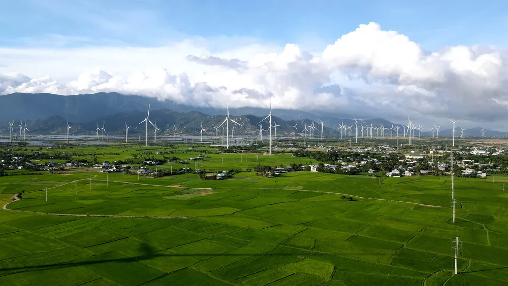 Các dự án năng lượng tái tạo tại Ninh Thuận thu hút vốn FDI. Ảnh; H.H dien gio 9.jpg