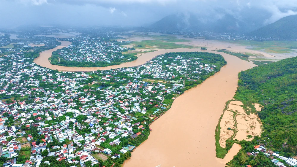 Hồ Suối Dầu xả lũ, nhiều khu vực ở Nha Trang có nguy cơ ngập lụt