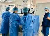 Bác sĩ phẫu thuật giúp bé trai thoát cảnh tiểu ngồi như con gái ảnh 2 Người đàn ông khổ sở vì cương dương liên tục 4 ngày