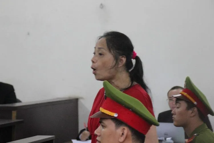 Bà Nga kêu oan tại phiên xử