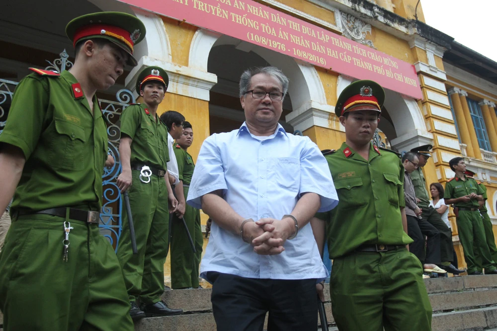 Bị cáo Phạm Công Danh sau phiên xử chiều