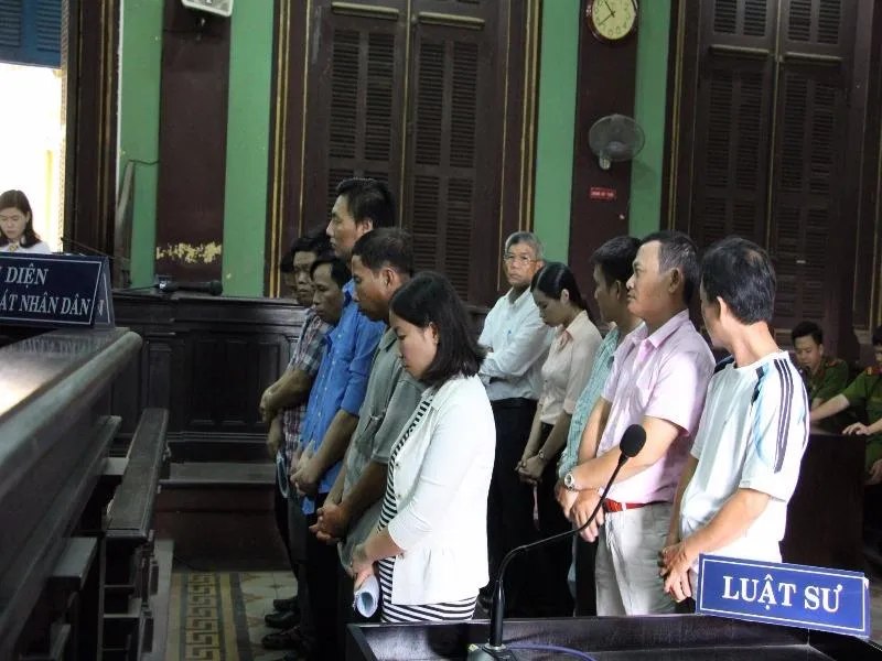 'Chạy' giấy phép kinh doanh karaoke tiền tỉ, lãnh 21 năm tù ảnh 1 Các bị cáo tại phiên xử phúc thẩm