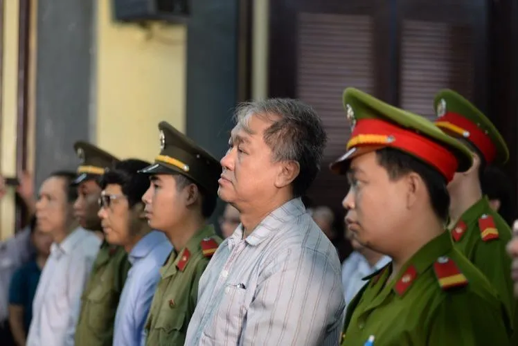 Các bị cáo tại phiên xử