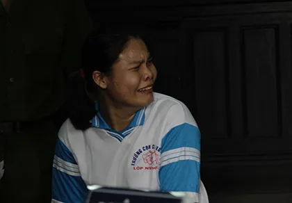 Lãnh án tử hình, cô gái bán dâm bật khóc quay lại tìm người thân ảnh 1