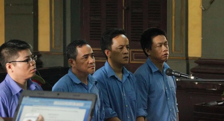 Hủy án vụ nguyên cán bộ công an tham gia buôn lậu ảnh 1 Hủy án vụ nguyên cán bộ công an tham gia buôn lậu ảnh 1