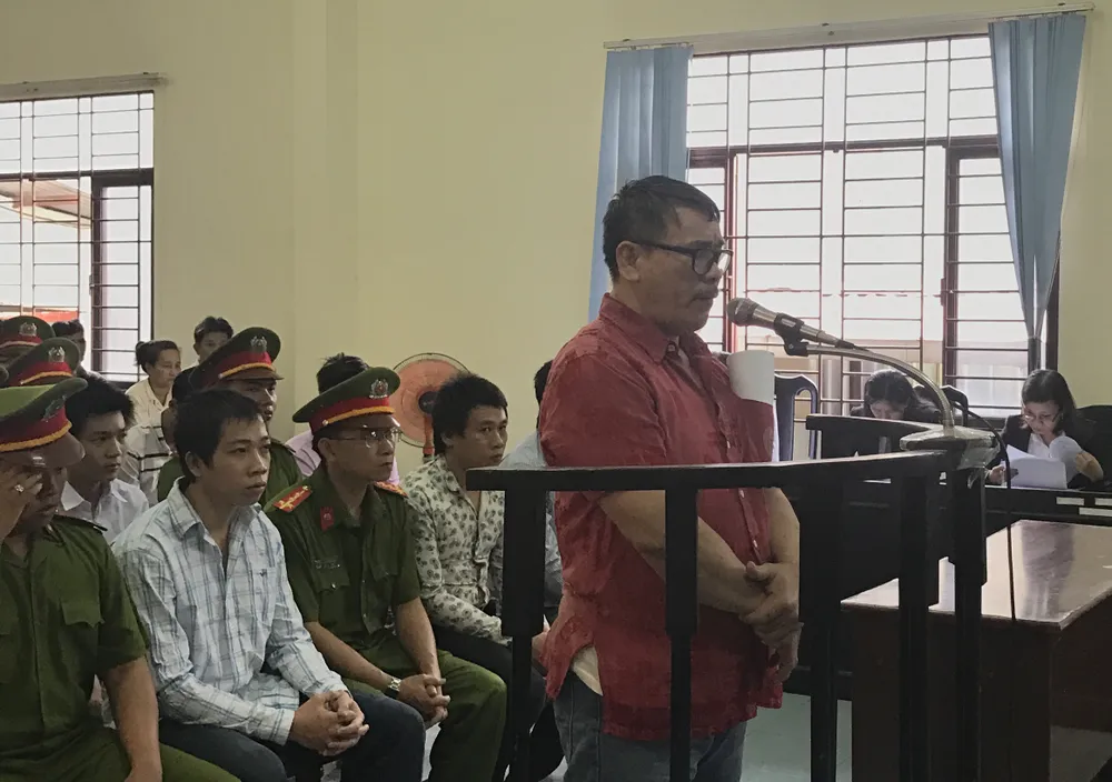 Truy sát kinh hoàng ở bệnh viện: Nạn nhân cũng hầu tòa ảnh 2 Truy sát kinh hoàng ở bệnh viện: Nạn nhân cũng hầu tòa ảnh 2