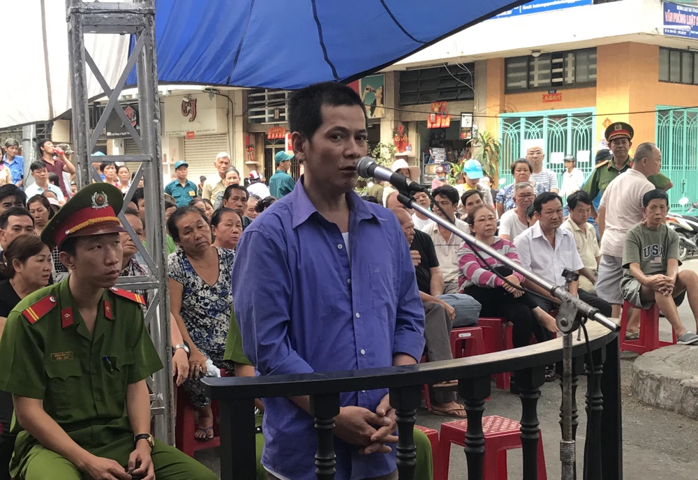 Tranh giành địa bàn, xe ôm đâm chết đồng nghiệp ảnh 1 Tranh giành địa bàn, xe ôm đâm chết đồng nghiệp ảnh 1