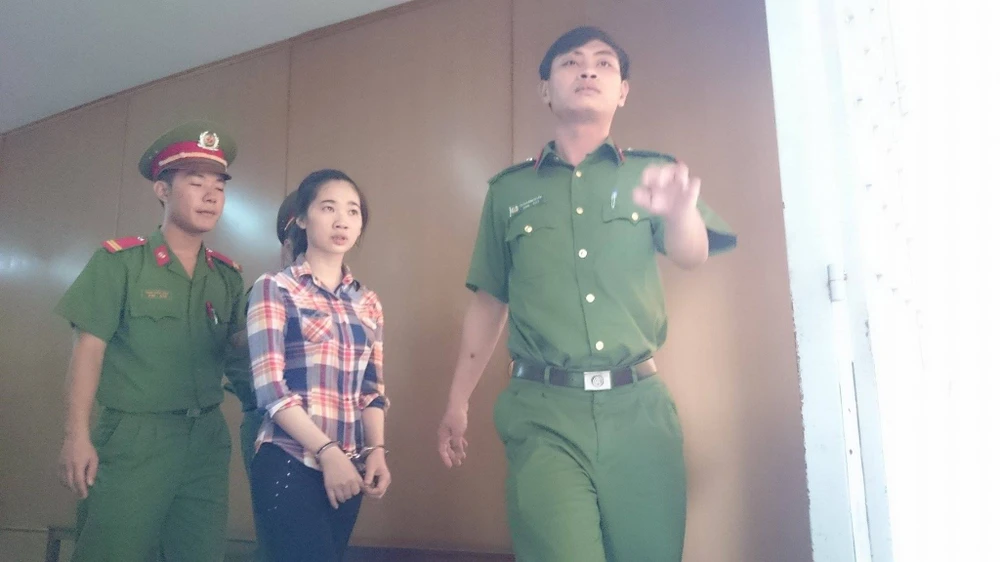 Bạn trai phủ nhận mọi liên quan, cô gái đi tù 1 mình ảnh 1 Bạn trai phủ nhận mọi liên quan, cô gái đi tù 1 mình ảnh 1