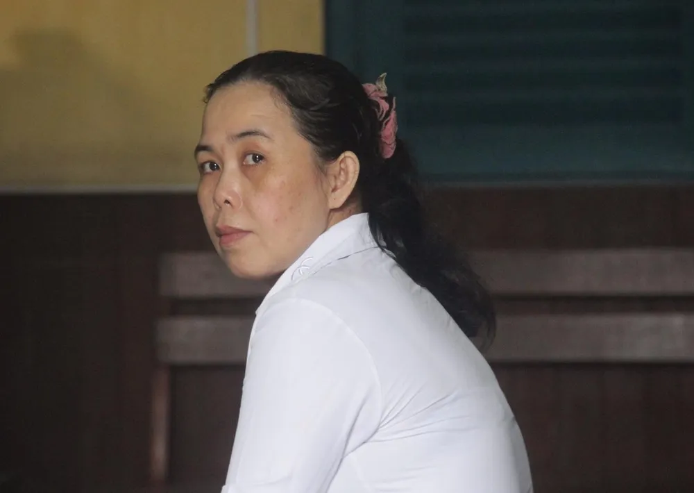 chủ hụi đánh hụi viên tơi tả