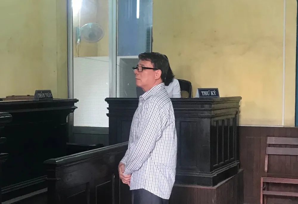 Nguyên giám đốc “nổ” quen Bộ Công an lừa chạy án