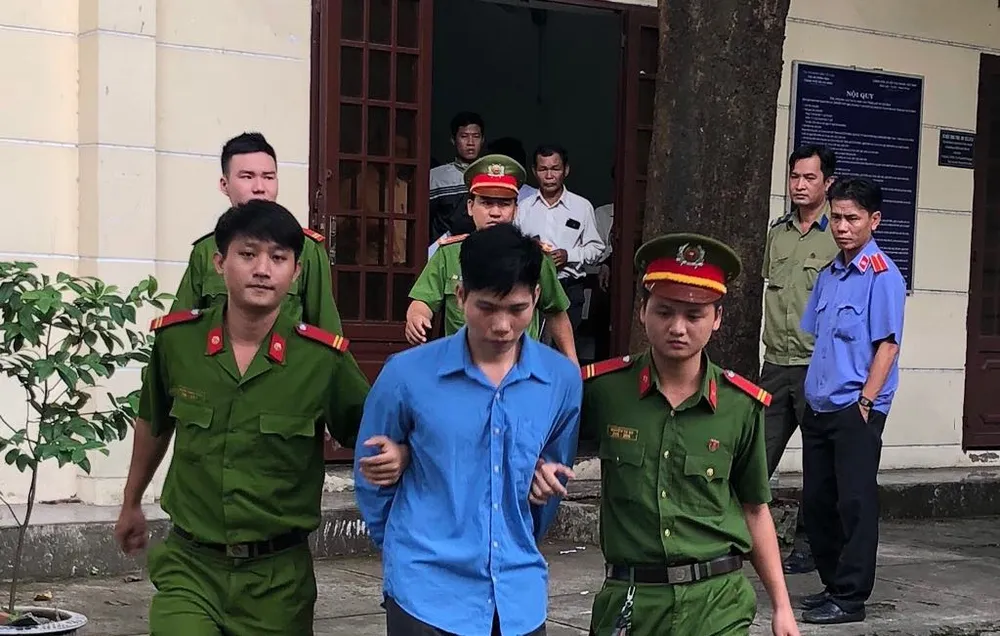 Tử hình thanh niên níu kéo người yêu bằng 22 nhát dao