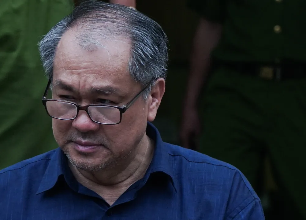 Trả lời “giúp” Trầm Bê xong, Phạm Công Danh lại mệt ảnh 1 Trả lời “giúp” Trầm Bê xong, Phạm Công Danh lại mệt ảnh 1