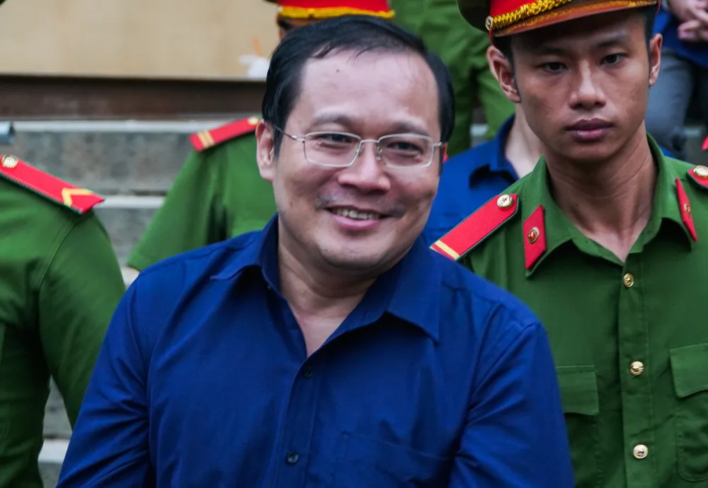 Trả lời “giúp” Trầm Bê xong, Phạm Công Danh lại mệt ảnh 2 Trả lời “giúp” Trầm Bê xong, Phạm Công Danh lại mệt ảnh 2