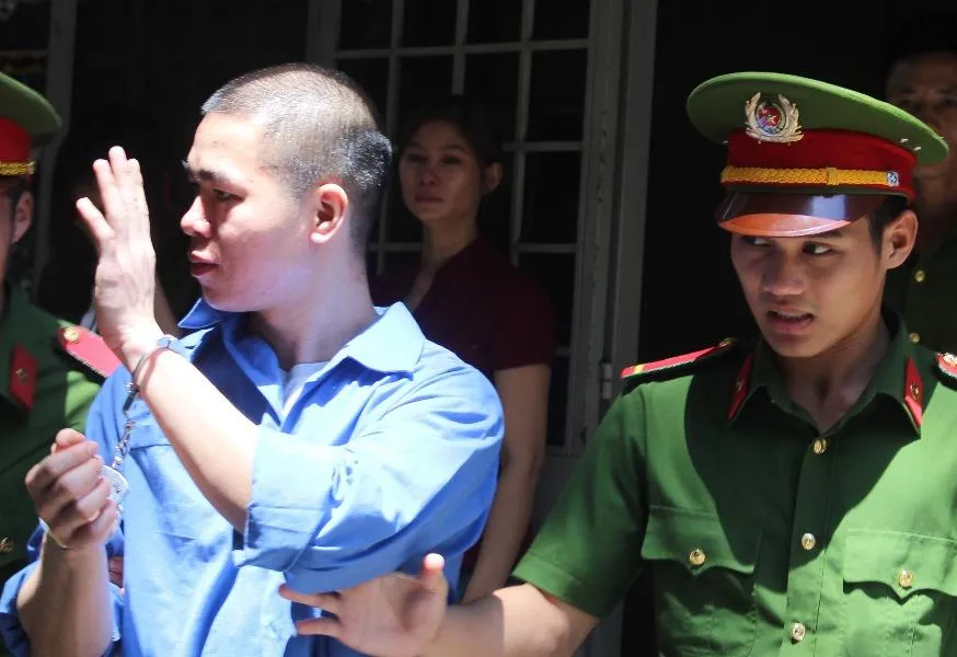 Thanh niên rao bán tiền giả trên mạng lừa tiền tỉ