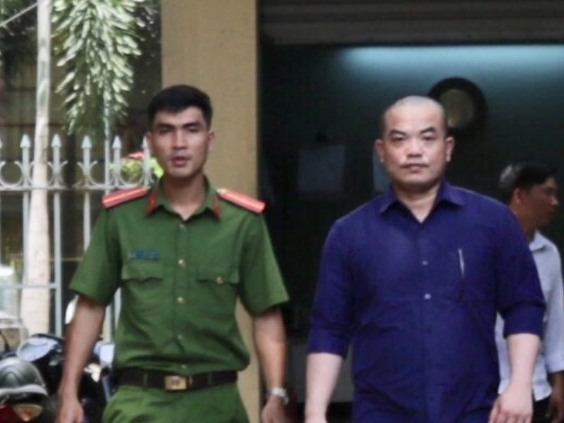 Chủ gara ô tô lừa các đại gia lãnh 30 năm tù