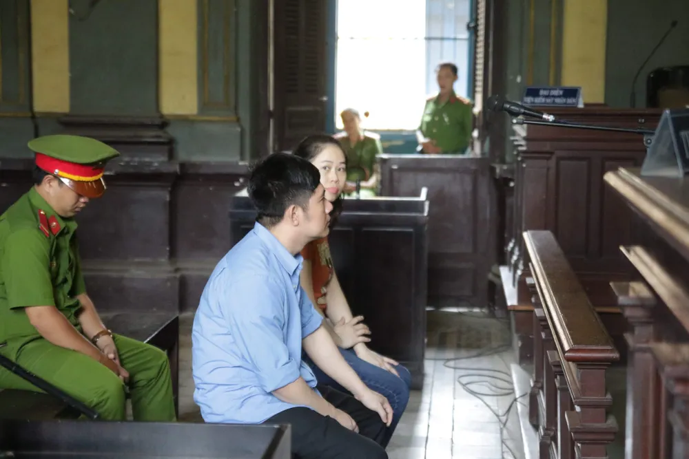 2 chị em buôn lậu vàng nữ trang gần 9,5 tỉ đồng ảnh 1