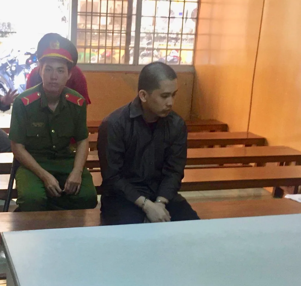 Thủy thủ nước ngoài phê ma túy trong nhà vệ sinh ảnh 1 Thủy thủ nước ngoài phê ma túy trong nhà vệ sinh ảnh 1