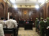 Tòa trả hồ sơ vụ gây thiệt hại 8.800 tỉ tại ngân hàng Đông Á ảnh 3 Luật sư đưa tài liệu mới, toà dời ngày tuyên án vụ DAB