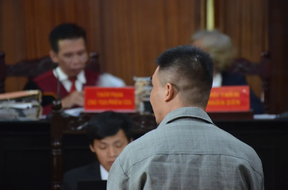 Tạm dừng phiên xử sau khi Văn Kính Dương im lặng với luật sư ảnh 1