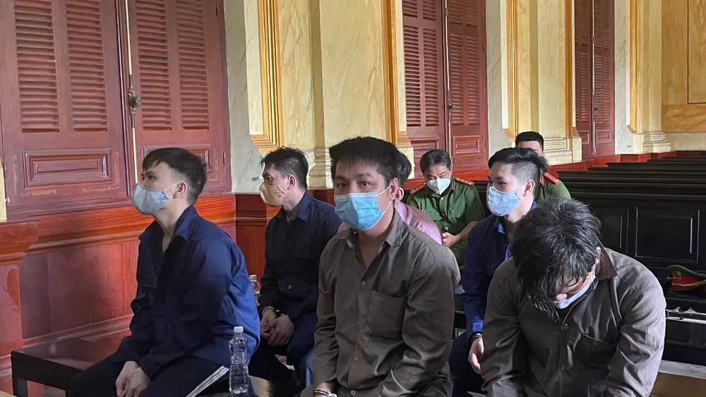 Các bị cáo tại tòa trước khi HĐXX tuyên án. Ảnh: HOÀNG YẾN Các bị cáo tại tòa trước khi HĐXX tuyên án. Ảnh: HOÀNG YẾN