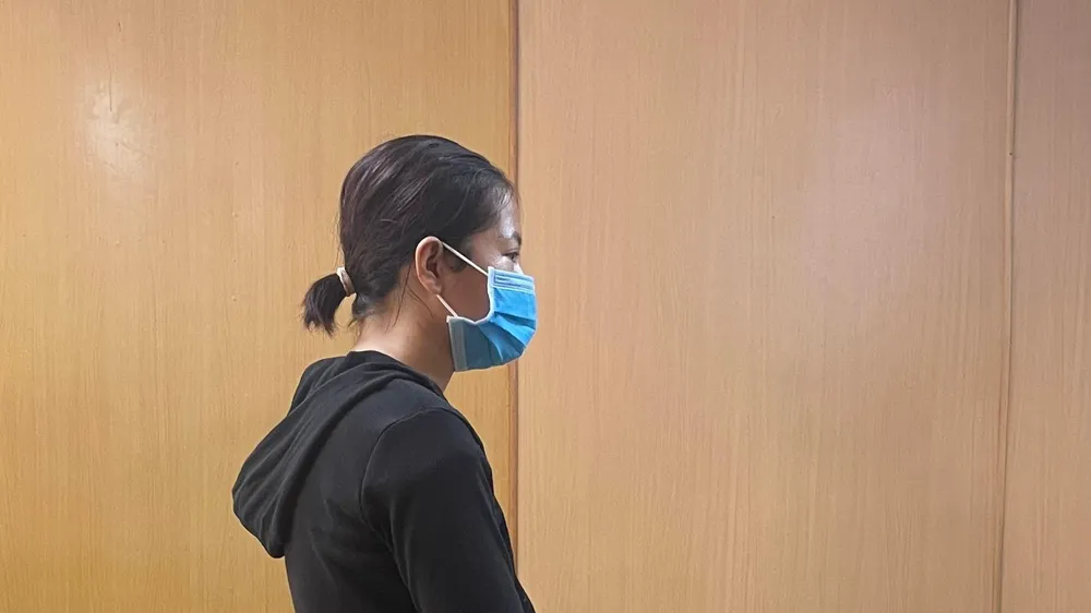 Hiện Phụng đang được tại ngoại do nuôi con nhỏ, không có tài sản bảo đảm thi hành án và chưa bồi thường cho các bị hại. Ảnh: HOÀNG YẾN