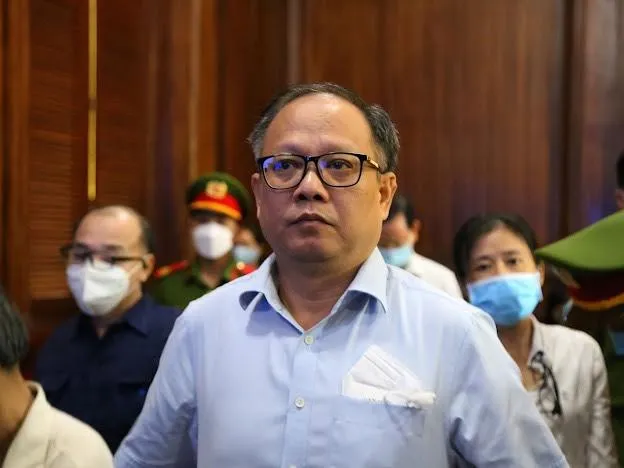 Bị cáo Tất Thành Cang tại phiên xử 12-10. Ảnh: TRƯỜNG GIANG