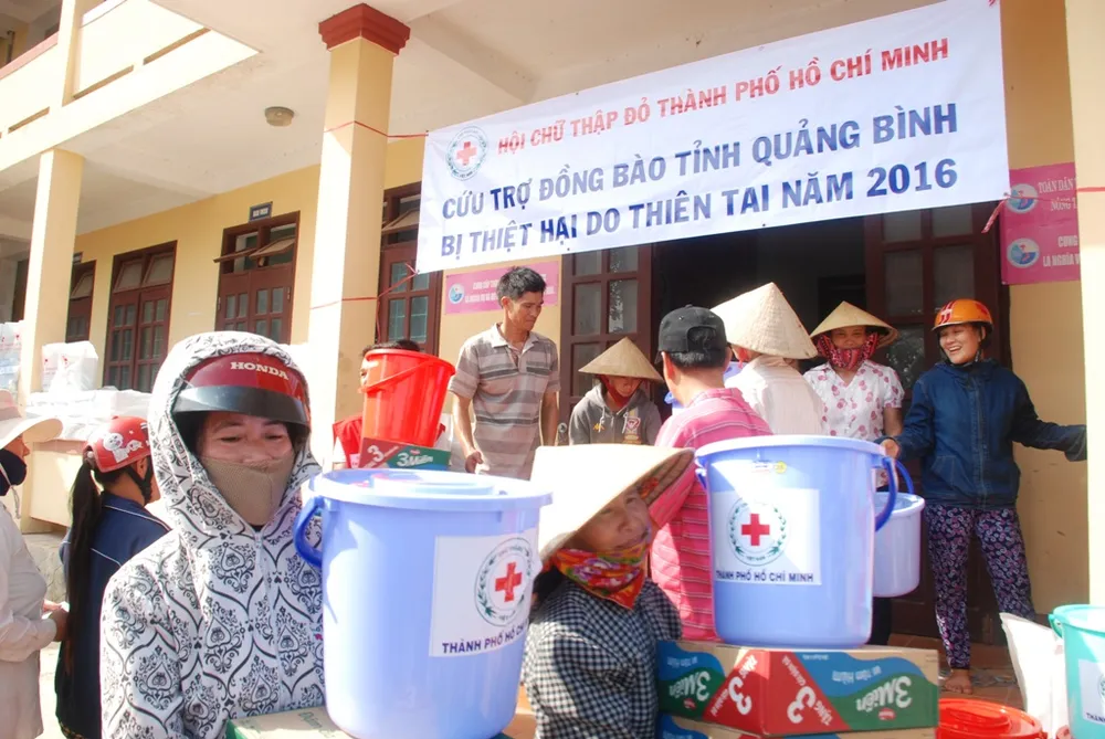 Hơn 500 triệu từ các thùng từ thiện bên đường ảnh 1