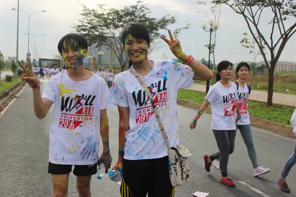 Hơn 3.000 người chạy tiếp sức cho sinh viên nghị lực ảnh 6 Hơn 3.000 người chạy tiếp sức cho sinh viên nghị lực ảnh 6