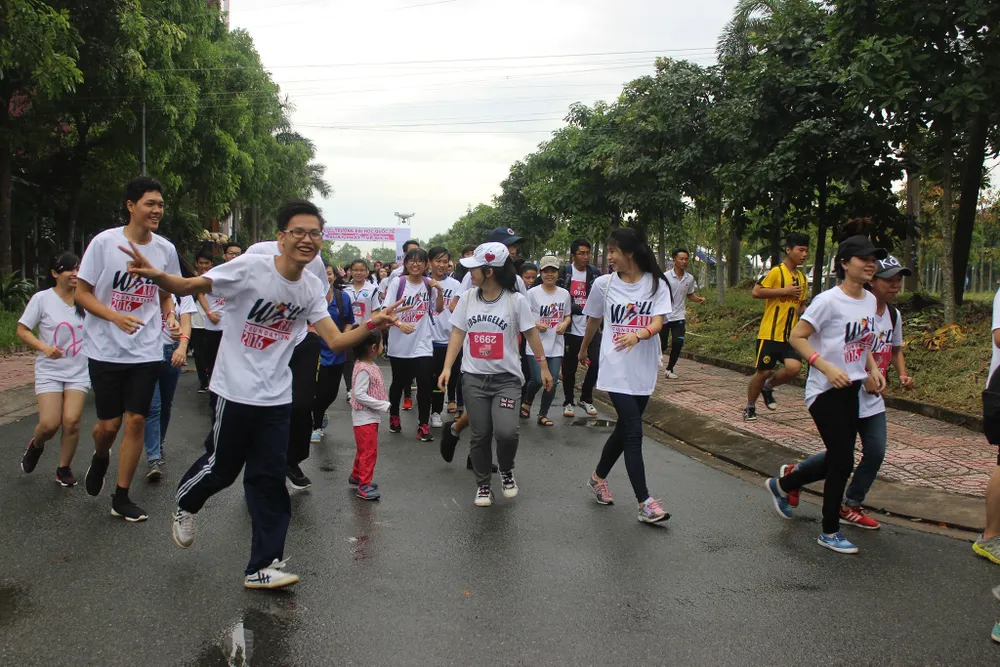 Hơn 3.000 người chạy tiếp sức cho sinh viên nghị lực ảnh 8 Hơn 3.000 người chạy tiếp sức cho sinh viên nghị lực ảnh 8