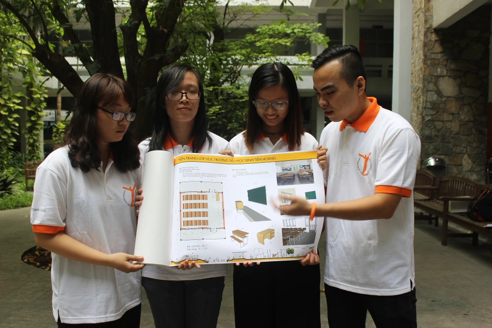 Sinh viên đề xuất tháo bỏ bục giảng ảnh 2