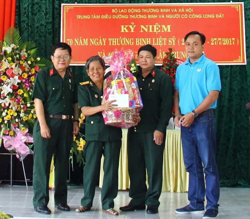 “Anh xin điếu thuốc hút cho ấm trước khi đi” ảnh 6