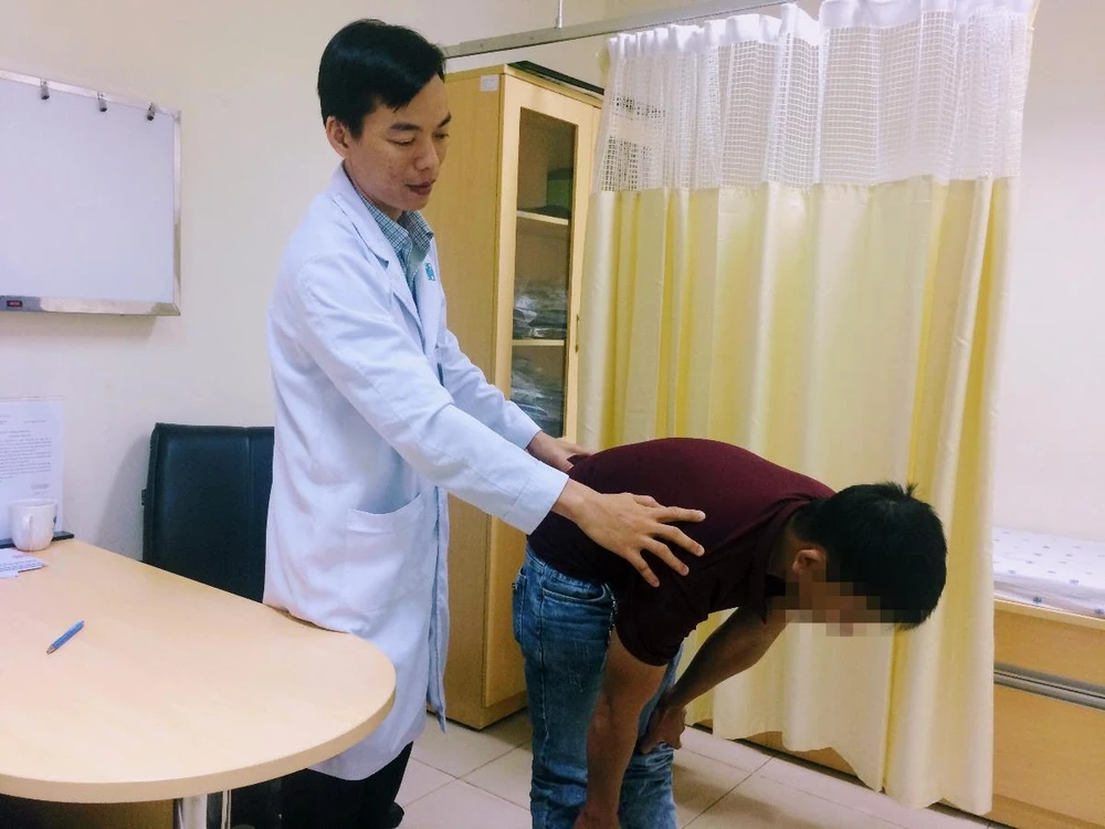 Thói quen thông thường khiến bạn bị thoái hóa cột sống ảnh 1