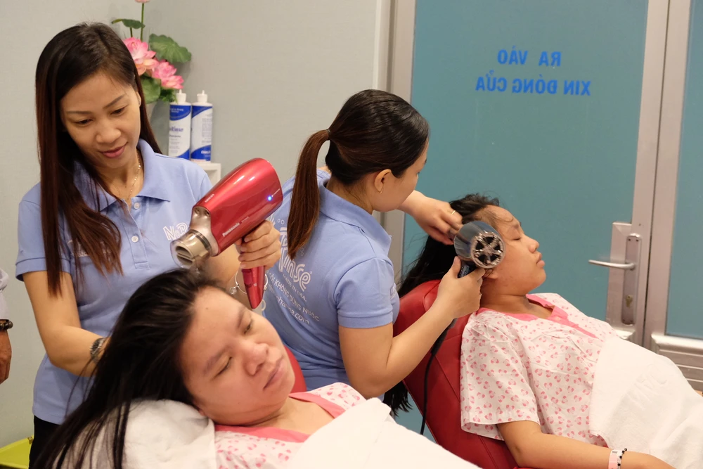 Gội đầu, thư giãn vai gáy miễn phí cho bà bầu sắp sinh ảnh 1
