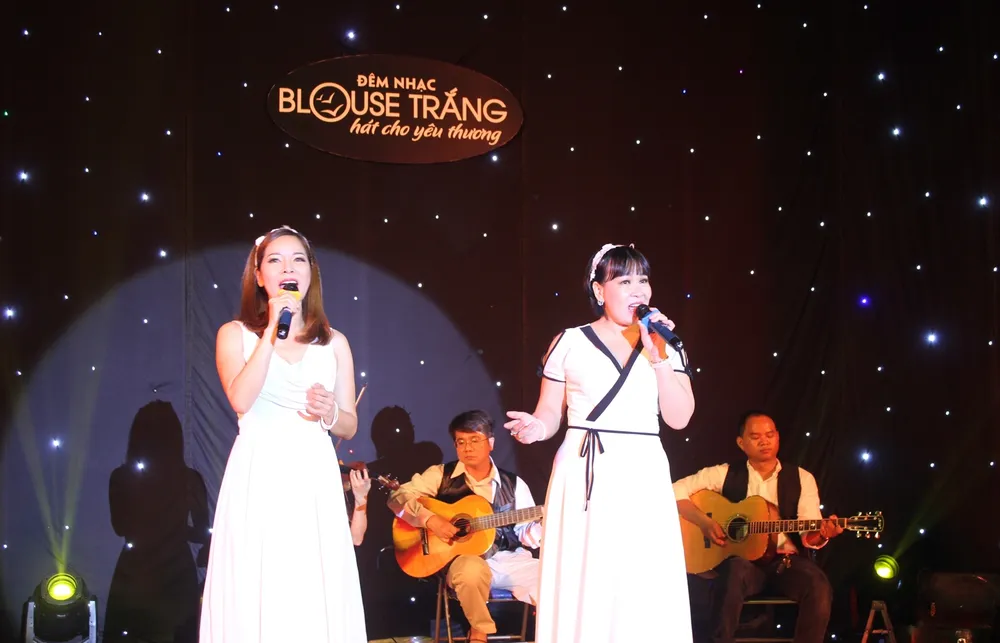 Bác sĩ hát tiếp sức đồng nghiệp 5 lần mắc ung thư