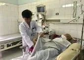 Nguyên nhân không ngờ khiến cụ ông đột ngột ói ra máu ảnh 2 Ít đi lại, cụ ông 85 tuổi mắc bệnh hiếm gặp suýt tử vong