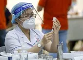 Bộ Y tế hỏa tốc yêu cầu TP.HCM và 9 tỉnh đẩy nhanh tiêm vaccine COVID-19