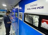 Xe xét nghiệm COVID-19 công suất hơn 2.000 mẫu/ ngày ở TP.HCM