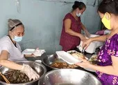 Nhiều cá nhân, đơn vị sát cánh đồng hành cùng Quỹ học bổng Vừ A Dính ảnh 3 Video: Quán cơm 0 đồng của cụ bà 70 tuổi