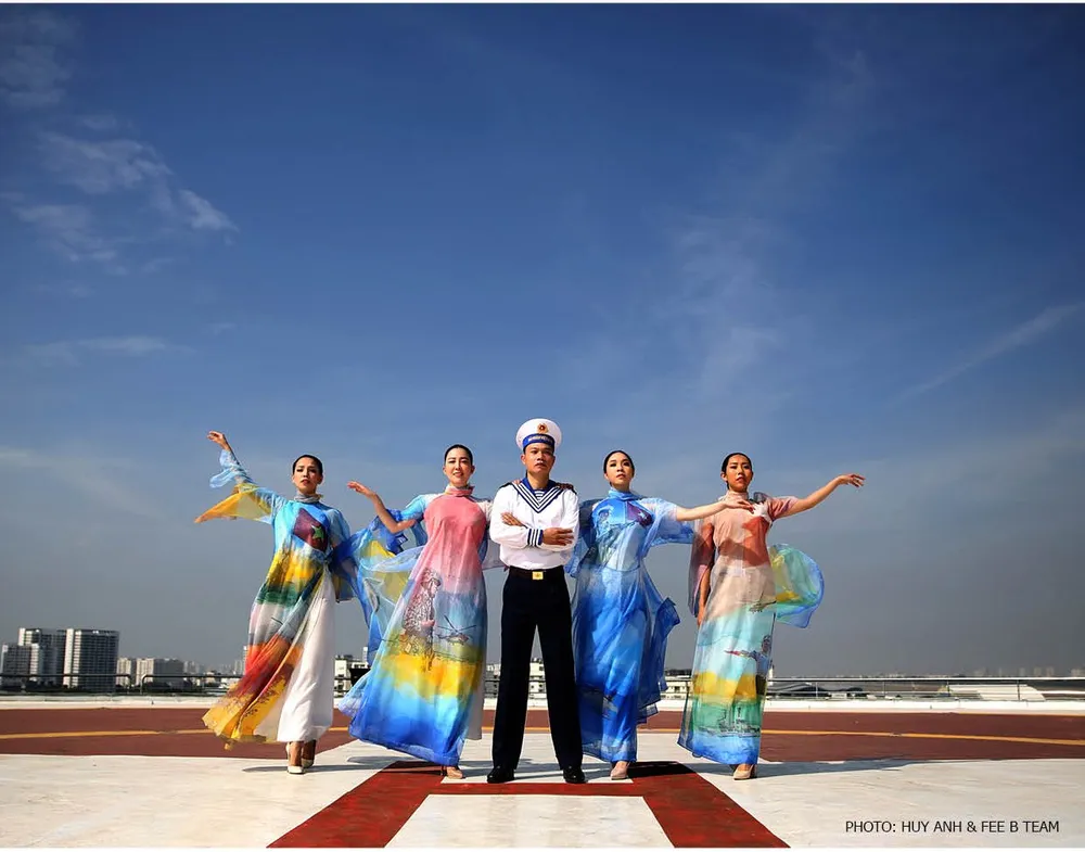 Hoãn cưới tham gia chống dịch, 20 cặp đôi hạnh phúc trong lễ cưới tập thể ảnh 4