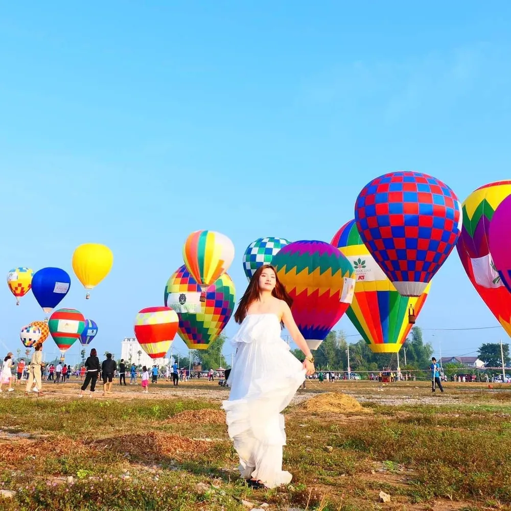 Một sự kiện thả khinh khí cầu. Ảnh minh họa: PHƯƠNG HOÀI Một sự kiện thả khinh khí cầu. Ảnh minh họa: PHƯƠNG HOÀI