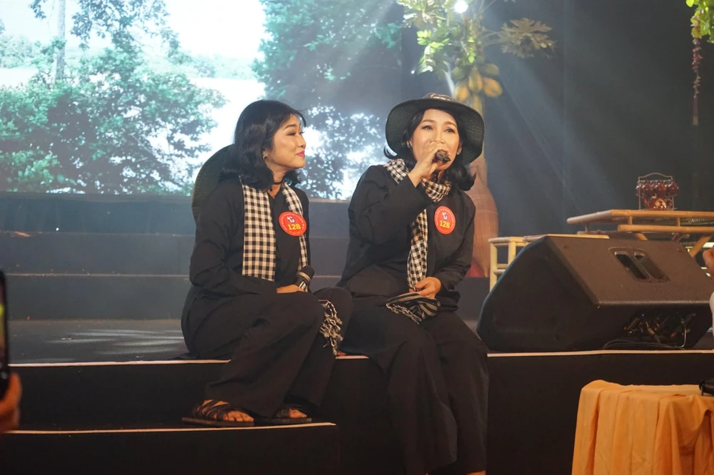 Một trong những tiết mục được chọn vào vòng chung kết Tiếng hát người làm báo.