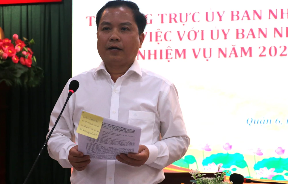 Ông Ma Xuân Việt, Bí thư Quận ủy quận 6 báo cáo tại hội nghị. Ảnh: HỒNG THẮM bi-thu-quan-uy-quan-6-2024.jpg