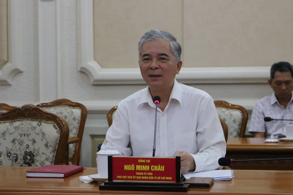 Phó Chủ tịch UBND TP.HCM Ngô Minh Châu phát biểu tại buổi làm việc. Ảnh: HỒNG THẮM pho-chu-tich-ubnd-tp-chi-dao-giai-quyet-khu-dat-419-le-honh-phong.jpg