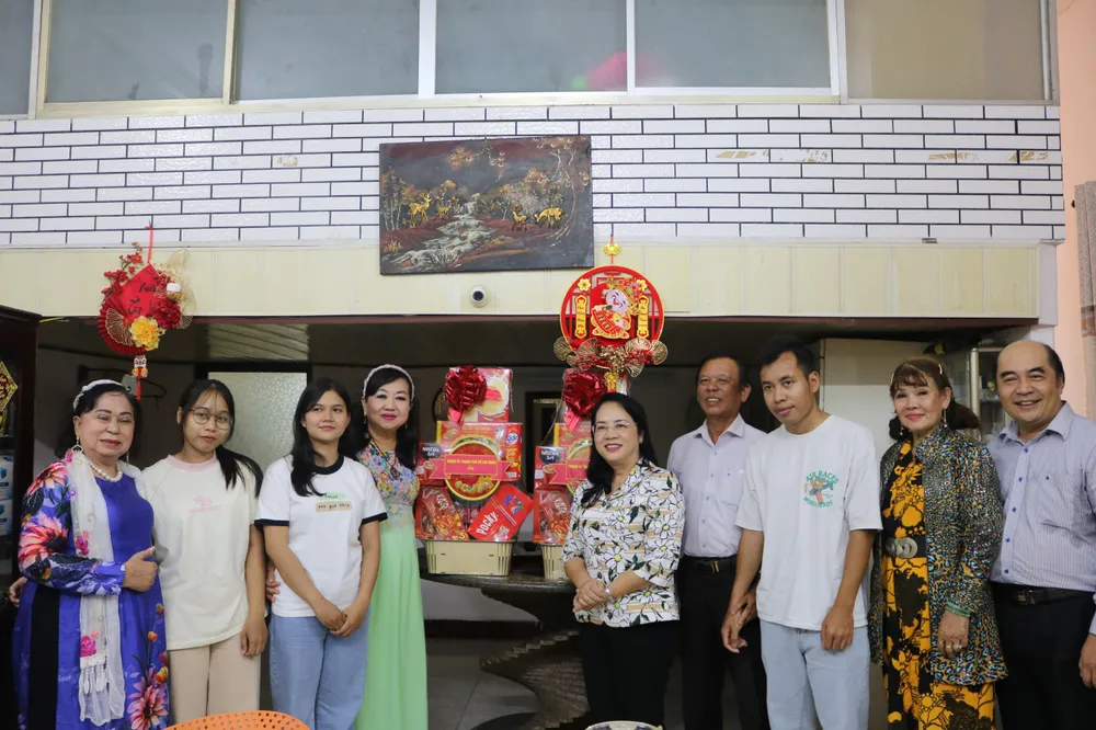 Sinh viên Lào, Campuchia